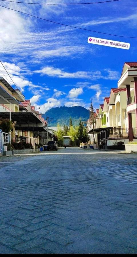 Villa Gunung Mas Berastagi بيراستاغي المظهر الخارجي الصورة